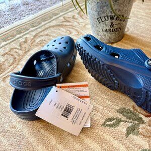 CROCS. M5W7. NAVY